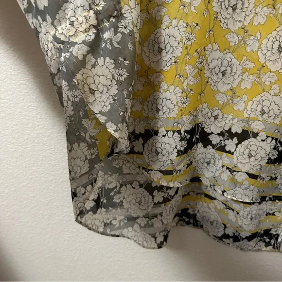 CAbi Gather Blouse Sz Small Floral Print Yellow - Picture 6 of 16